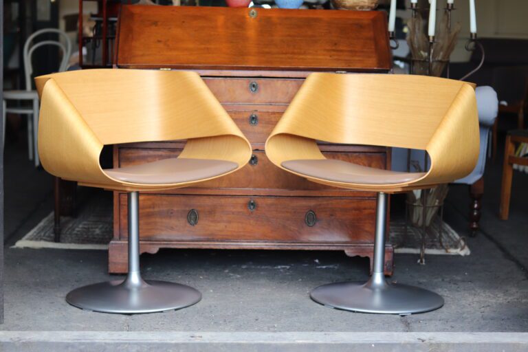 Lysanders Antiques - Sawbridgeworth - Hertfordshire